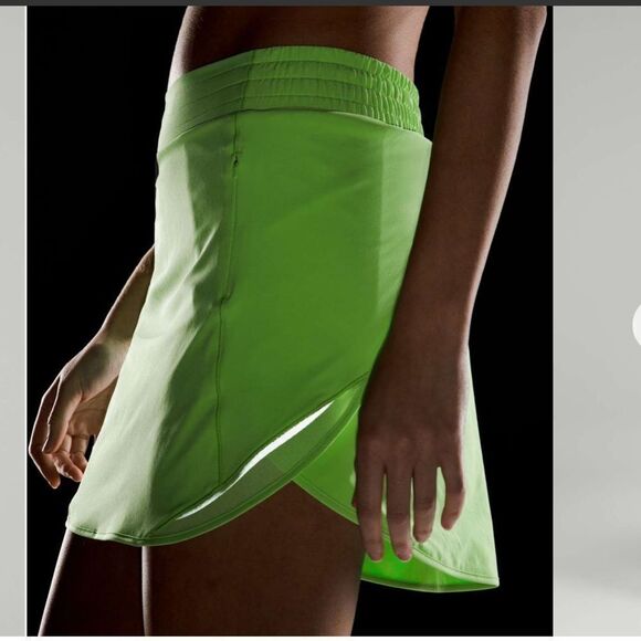 NWT New LULULEMON Hotty Hot High Rise Skirt Skort Scream Green Light SCGL 4 Long - Picture 1 of 6